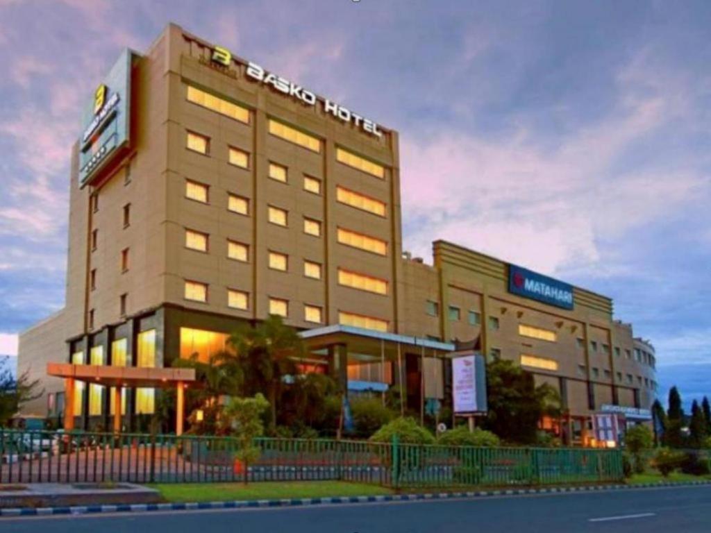Grand Basko Hotel Паданг Екстериор снимка