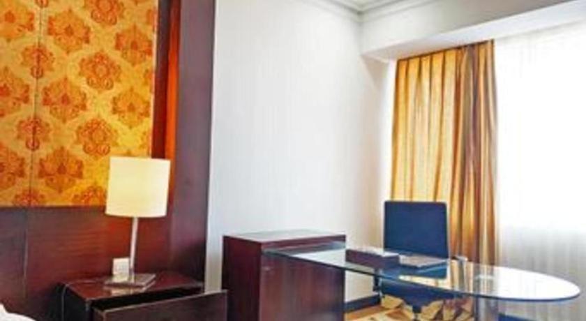 Grand Basko Hotel Паданг Екстериор снимка